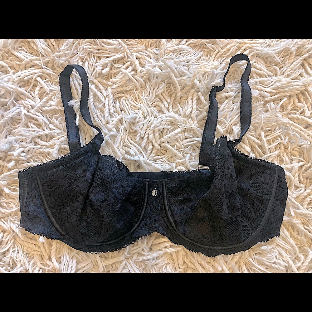 Perfect condition. Sexy and lacey bra.